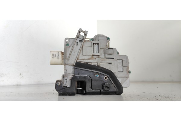 Recambio de cerradura puerta trasera derecha para audi a4 avant (8e) 2.0 tdi referencia OEM IAM 8E0839016AA  