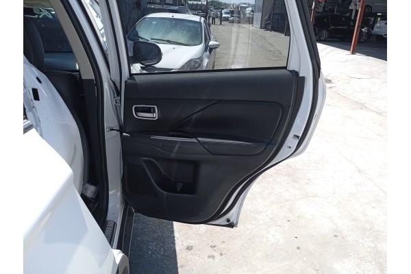 Recambio de guarnecido puerta trasera derecha para mitsubishi outlander (gf0) kaiteki 4wd referencia OEM IAM   