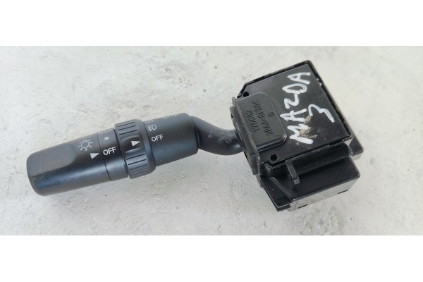 Recambio de mando intermitentes para mazda 3 berlina (bk) 2.0mzcd 143 fap referencia OEM IAM 17D682  