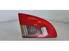 Recambio de piloto trasero izquierdo interior para toyota avensis monovolumen (t22) 2.0 turbodiesel cat referencia OEM IAM 23300