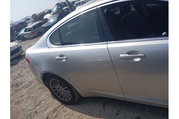 Recambio de puerta trasera derecha para jaguar xf 2.2 diesel luxury referencia OEM IAM   