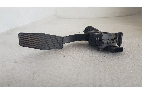Recambio de pedal acelerador para chevrolet cruze 1.6 i 113 referencia OEM IAM 13252702  