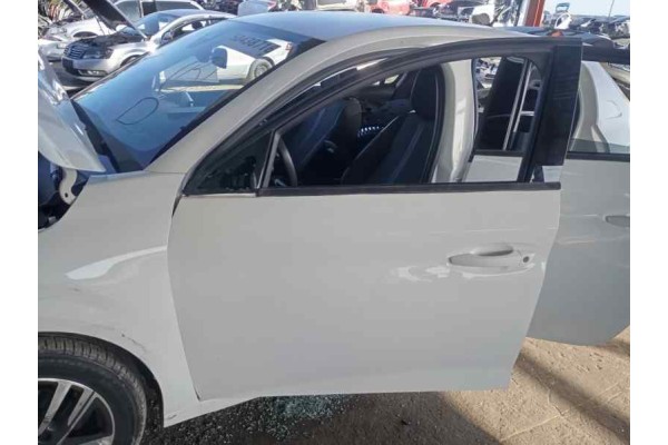 Recambio de puerta delantera izquierda para peugeot 208 (p2) 1.2i turbo 100 fap referencia OEM IAM   