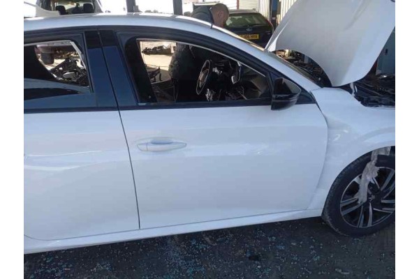 Recambio de puerta delantera derecha para peugeot 208 (p2) 1.2i turbo 100 fap referencia OEM IAM   