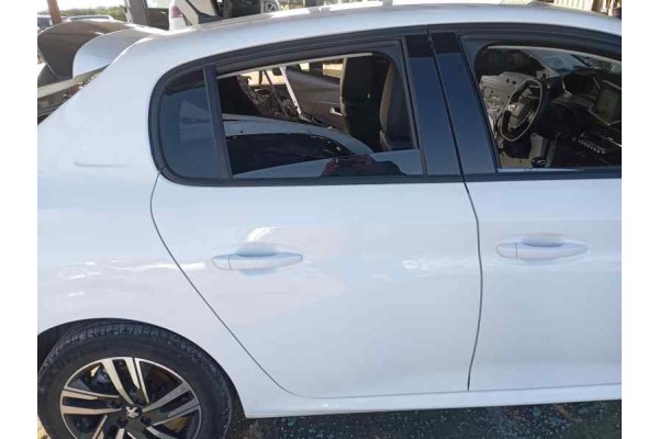 Recambio de puerta trasera derecha para peugeot 208 (p2) 1.2i turbo 100 fap referencia OEM IAM   