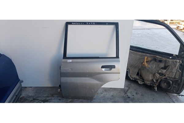 Recambio de puerta trasera izquierda para mitsubishi montero (v20/v40) referencia OEM IAM   