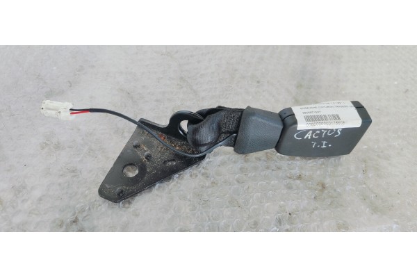 Recambio de enganche cinturon trasero izquierdo para citroen c4 cactus 1.2 i 82 referencia OEM IAM 98059715XT  