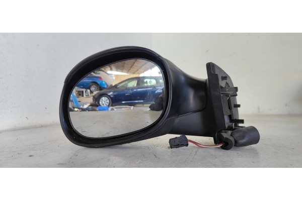 Recambio de retrovisor izquierdo para peugeot 206 berlina xs referencia OEM IAM 015816  