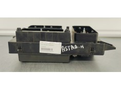 Recambio de caja reles / fusibles para opel astra h ber. edition referencia OEM IAM 13206748  