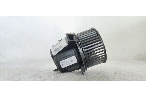 Recambio de ventilador calefaccion para citroen c4 cactus 1.2 i 82 referencia OEM IAM T4054002  