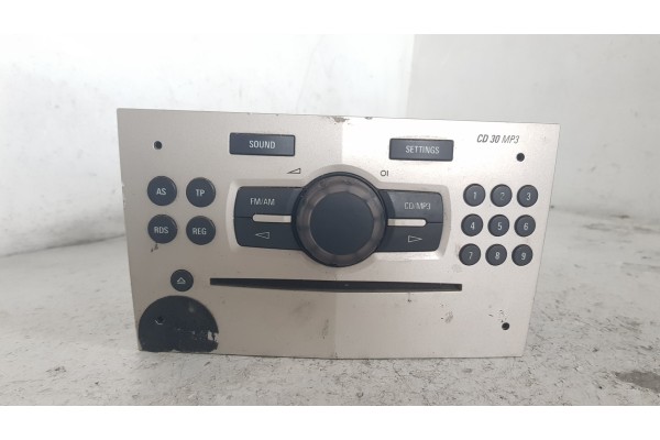 Recambio de sistema audio / radio cd para opel corsa d catch me referencia OEM IAM 13257028  