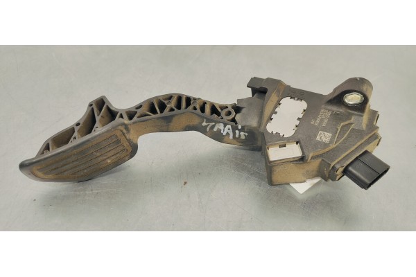 Recambio de pedal acelerador para toyota yaris 1.0 i 68 referencia OEM IAM 781100D160  