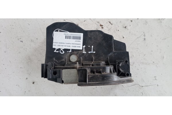 Recambio de cerradura puerta trasera izquierda para bmw serie 1 berlina (e81/e87) 118d referencia OEM IAM 7202147  