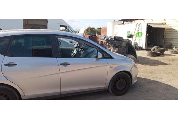 Recambio de puerta delantera derecha para seat altea (5p1) arena referencia OEM IAM   