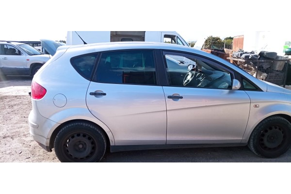 Recambio de puerta trasera derecha para seat altea (5p1) 1.9 tdi referencia OEM IAM   