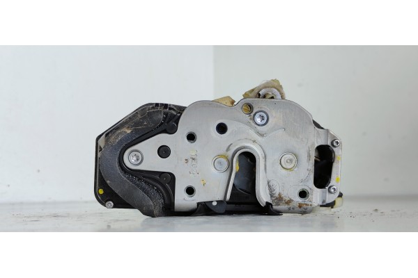 Recambio de cerradura puerta delantera derecha para opel insignia sports tourer excellence referencia OEM IAM   
