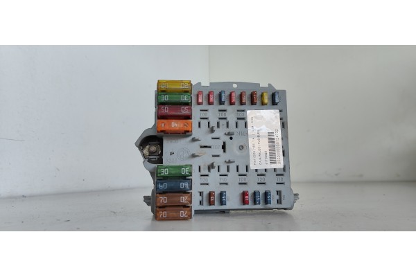 Recambio de caja reles / fusibles para fiat idea (135) 1.4 referencia OEM IAM 51739423  