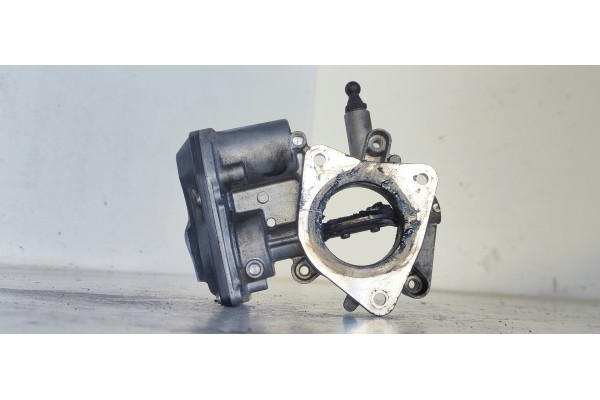 Recambio de caja mariposa para opel insignia berlina 2.0 16v cdti referencia OEM IAM 55564164  