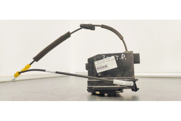 Recambio de cerradura puerta trasera derecha para peugeot 308 1.5 hdi 130 fap referencia OEM IAM 9826110980  