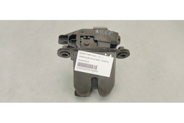 Recambio de cerradura maletero / porton para skoda fabia (5j2 ) 1.2 i referencia OEM IAM 5J0827501B  