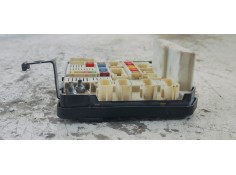 Recambio de caja reles / fusibles para renault scenic ii confort dynamique referencia OEM IAM 8200481866  