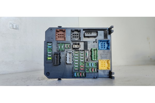 Recambio de caja reles / fusibles para citroen c4 lim. collection referencia OEM IAM 966554748000  