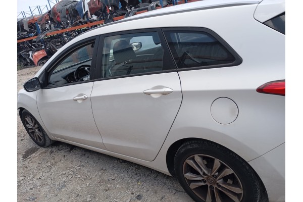 Recambio de puerta trasera izquierda para hyundai i30 (gd) trend referencia OEM IAM   