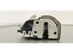 Recambio de cerradura puerta trasera izquierda para toyota yaris 1.0 i 68 referencia OEM IAM   