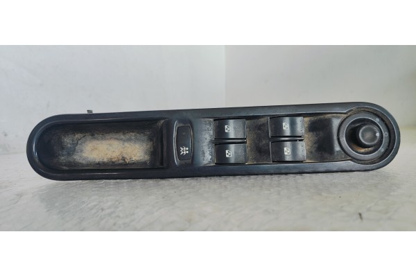 Recambio de mando elevalunas delantero izquierdo para renault espace iv (jk0) 2.0dci 130 referencia OEM IAM 8200012126  