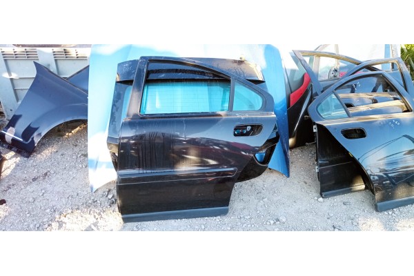 Recambio de puerta trasera izquierda para volvo s60 berlina 2.4 d referencia OEM IAM   