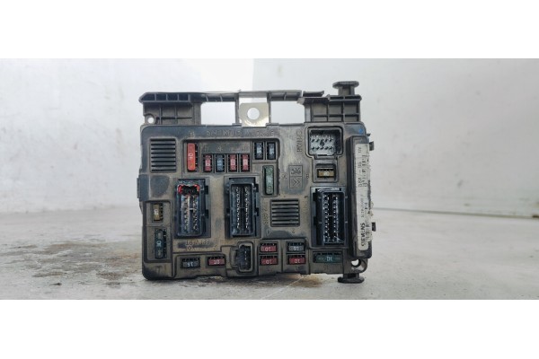 Recambio de caja reles / fusibles para citroen c5 berlina 2.0 hdi referencia OEM IAM S118470005  