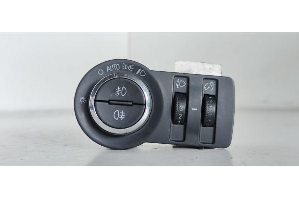 Recambio de mando luces para opel astra j lim. selective referencia OEM IAM 13268702  