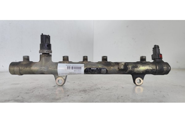 Recambio de rampa inyectora para opel vivaro furgón 2.9t largo referencia OEM IAM 0445214065  