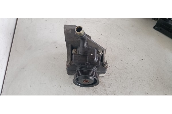 Recambio de bomba direccion para ford fiesta (cbk) 1.4 tdci cat referencia OEM IAM 4HB3123 2S6E3A733AA 