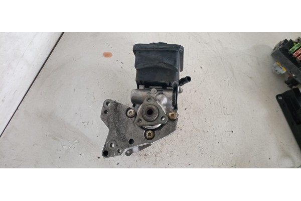 Recambio de bomba direccion para bmw serie 3 berlina (e46) 2.0 24v referencia OEM IAM 2247556  