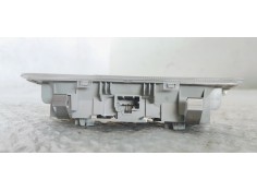 Recambio de luz interior para toyota yaris 1.5 i 112 referencia OEM IAM 812600D070  