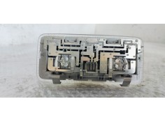 Recambio de luz interior para toyota yaris 1.5 i 112 referencia OEM IAM 812600D070  
