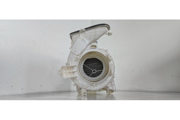 Recambio de ventilador calefaccion para toyota rav 4 referencia OEM IAM 8701042760  