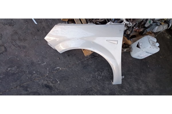 Recambio de aleta delantera izquierda para renault scenic ii 1.9 dci diesel referencia OEM IAM   