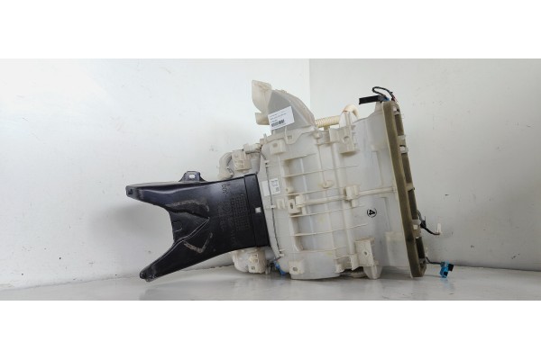Recambio de ventilador calefaccion para toyota rav 4 referencia OEM IAM 8705042600  