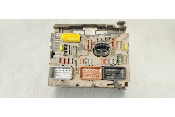 Recambio de caja reles / fusibles para peugeot 307 (s1) xs referencia OEM IAM 9661087080  