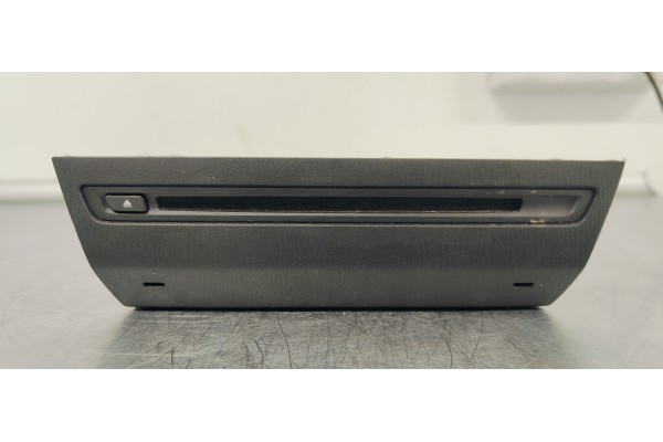Recambio de sistema audio / radio cd para mazda 3 lim. () 2.0 i 120 referencia OEM IAM BHP3669G0C  