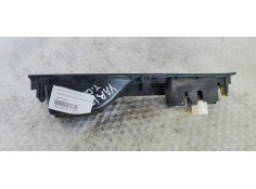 Recambio de mando elevalunas trasero derecho para toyota yaris 1.5 i 112 referencia OEM IAM 742710D400  