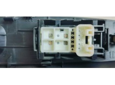 Recambio de mando elevalunas trasero derecho para toyota yaris 1.5 i 112 referencia OEM IAM 742710D400  