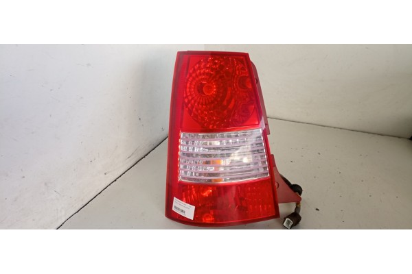 Recambio de piloto trasero izquierdo para kia sorento 2.5 crdi referencia OEM IAM   