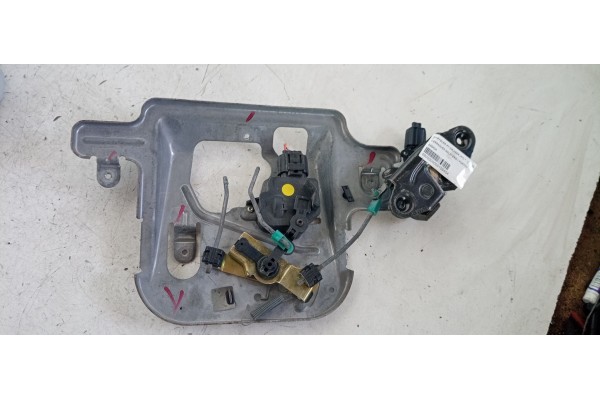 Recambio de cerradura maletero / porton para chrysler pt cruiser (pt) 1.6 16v cat referencia OEM IAM 525ADA  
