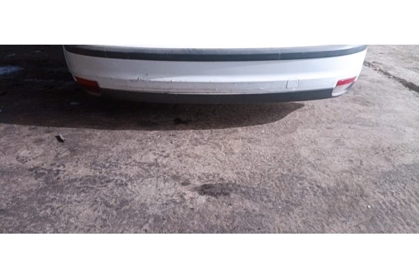 Recambio de paragolpes trasero para ford focus berlina (cap) ambiente (d) referencia OEM IAM   