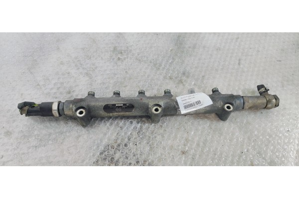 Recambio de rampa inyectora para volvo v70 familiar 2.4 d 5 163 referencia OEM IAM 0445215010  