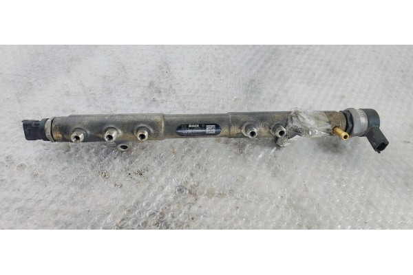 Recambio de rampa inyectora para volvo s60 berlina d5 referencia OEM IAM 0445215023  