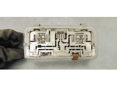 Recambio de luz interior para toyota yaris 1.0 i 68 referencia OEM IAM 812600D070  